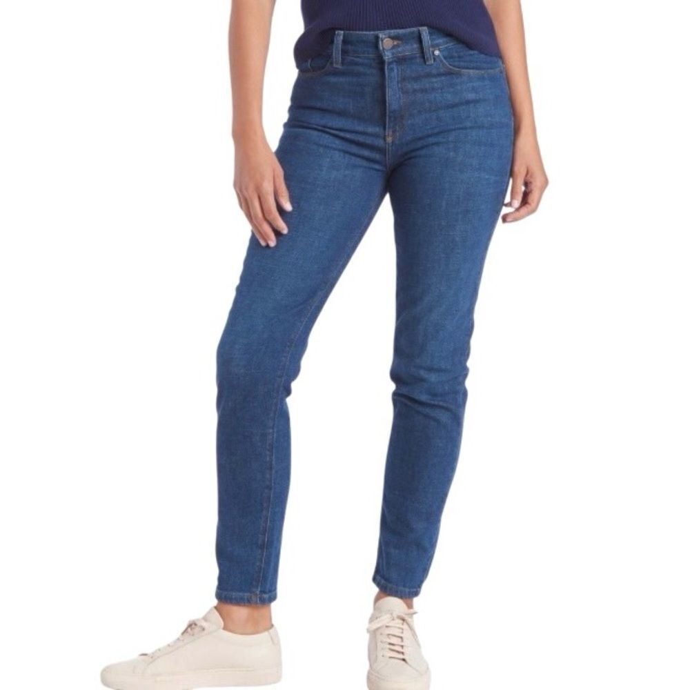 Mott & Bow Mom Jeans in Blue Women’s 26/28